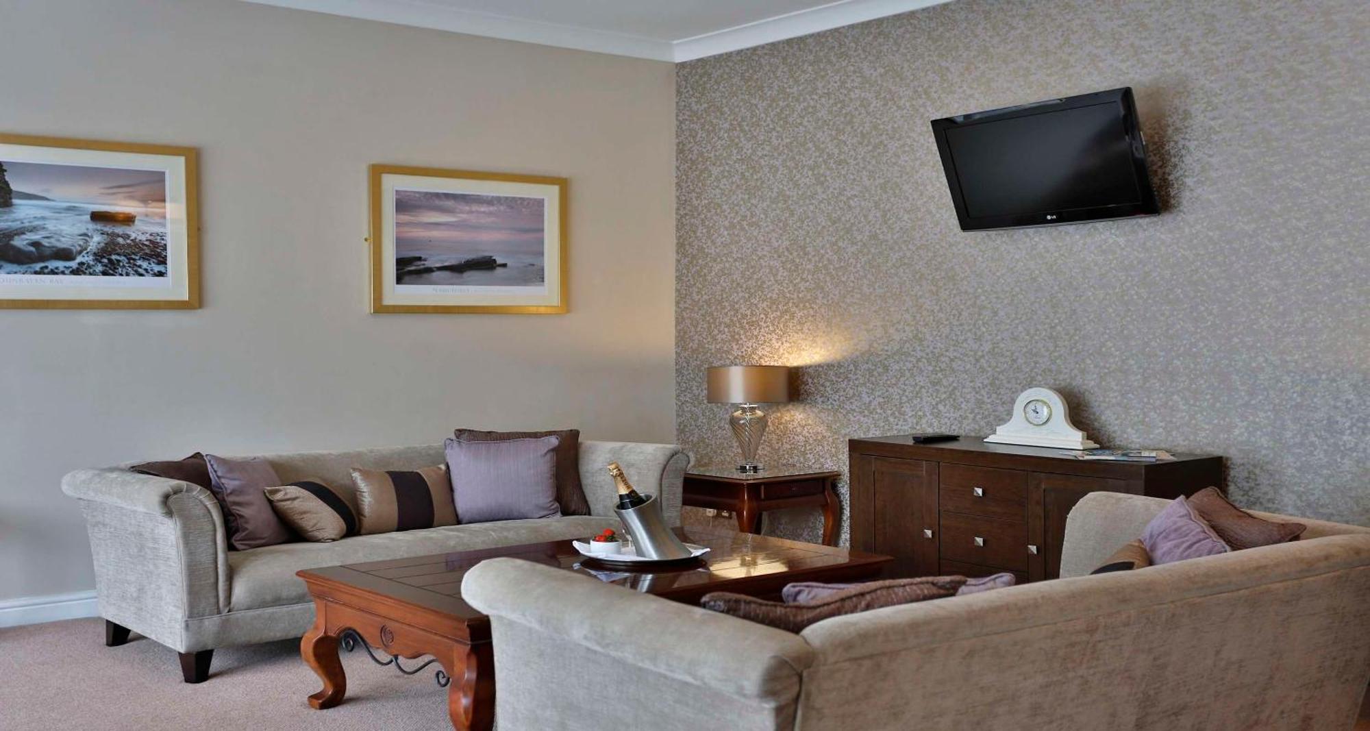 Best Western Premier Heronston Hotel & Spa Брідженд Екстер'єр фото